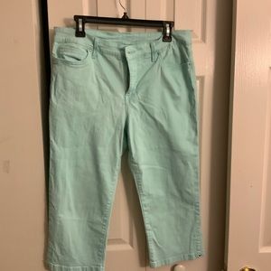 Women’s capris